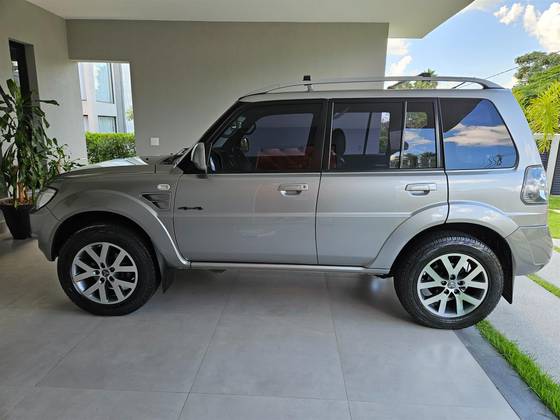 MITSUBISHI PAJERO TR4 2.0 4X4 16V 140CV FLEX 4P AUTOMÁTICO MITSUBISHI PAJERO TR4 2.0 4X4 16V 140CV FLEX 4P AUTOMÁTICO